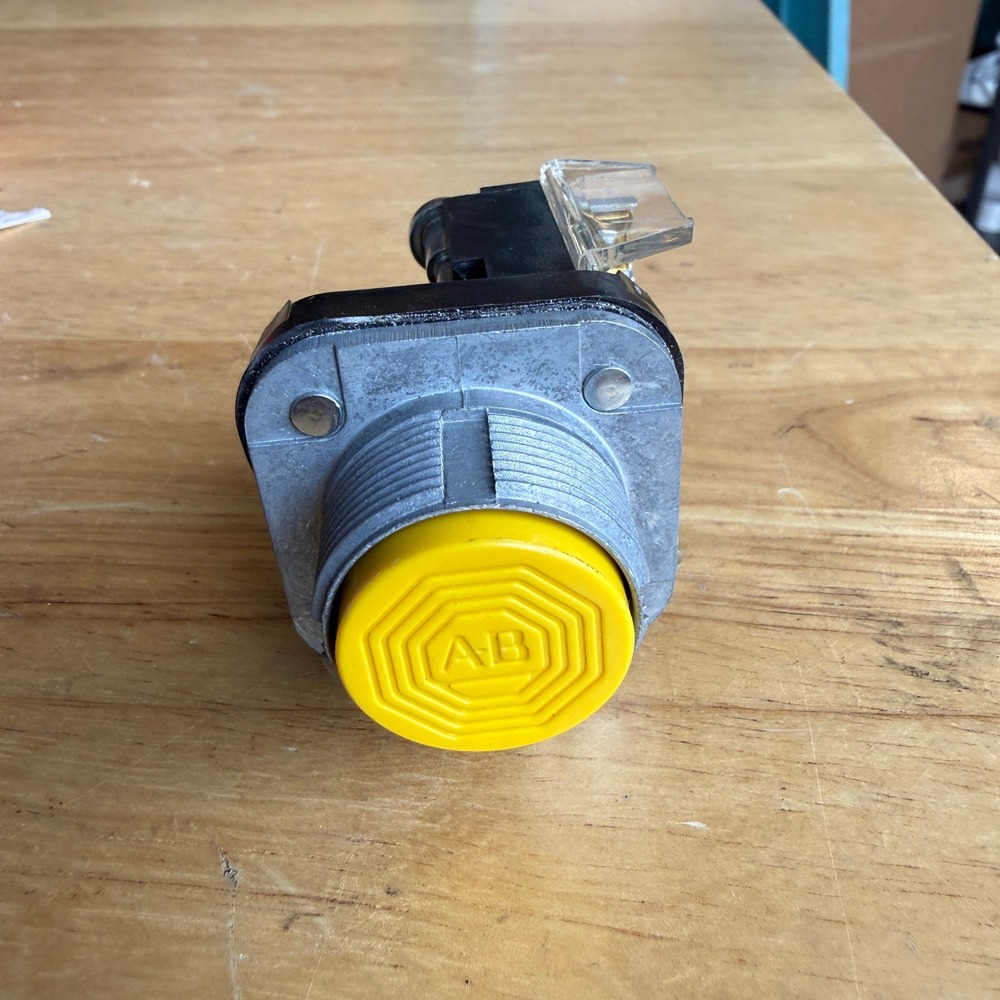 Allen-Bradley 800T-XA Contact Block w/ Yellow Push Button (NO NUT & GASKET)
